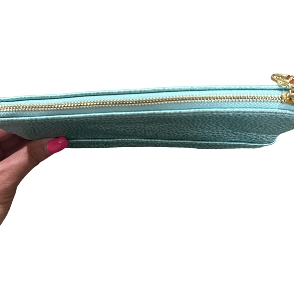 Adrienne Vittadini Sage green Pebble leather Two Zip Pocket Wristlet EUC - Picture 3 of 4